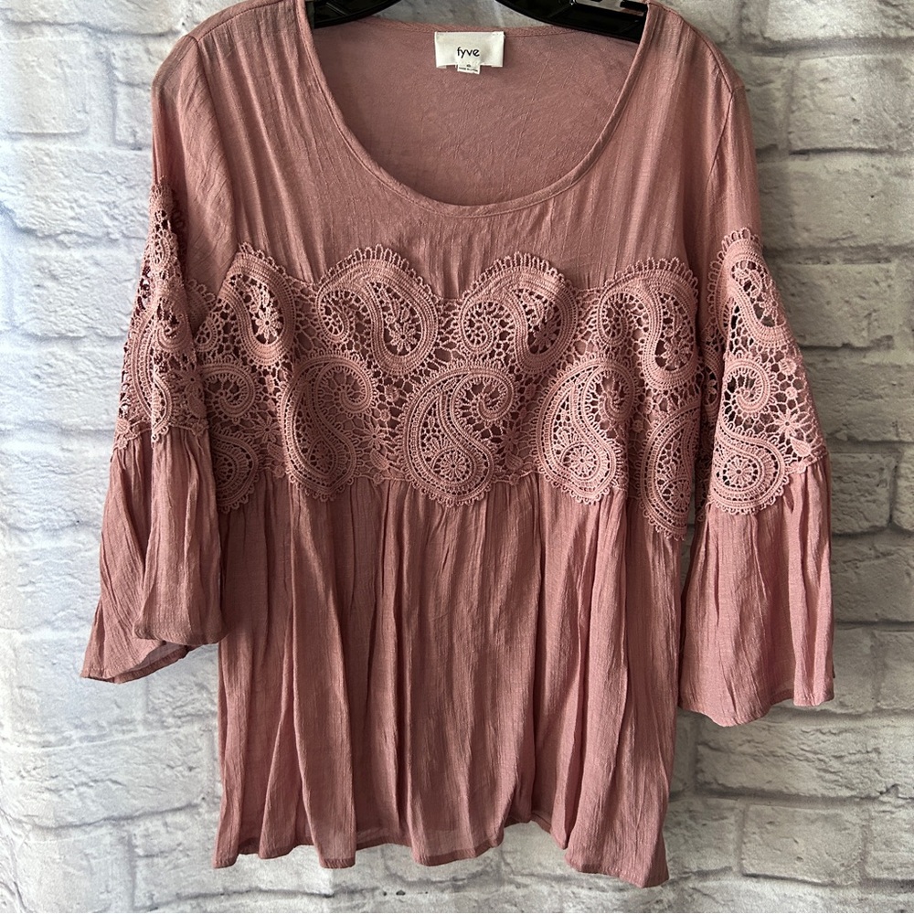 Frye Scoop Neck Crochet-Paneled Top Dusty Rose NWOT - Picture 2 of 5